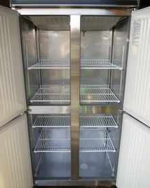 縦型4ドア冷蔵庫